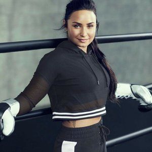 Fabletics by Demi Lovato Maren Cropped Mesh Hoodie M